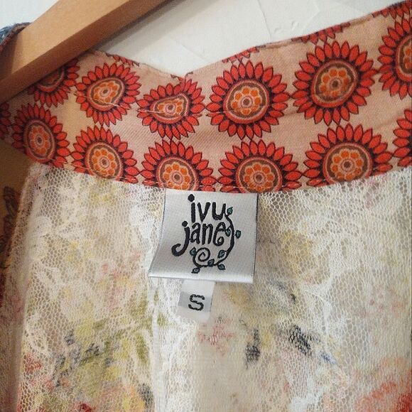 Ivy Jane Women's Size Small Floral Lace Mustard Gold Flamingo, Fringe Cardigan - Picture 4 of 12